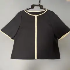 美品　ナチュラルビューティーベーシック　バイカラーパイピングブラウス