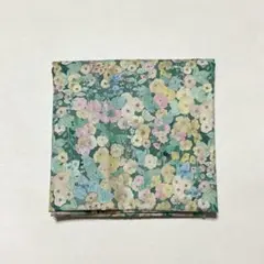リバティプリント　タナローン　ホリーホックス　はぎれ