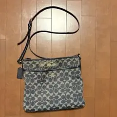 Item thumbnail for item aced20d0-61fb-4fe5-9c26-3557b667093f