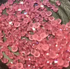 ㉝スワロフスキー5301『ROSE』３㍉8g 260個以上