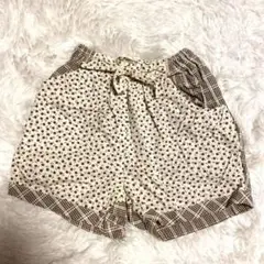 ナチュラル　小花柄とチェック柄のショートパンツ　サイズ90