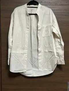 +J アイボリー 長袖シャツ