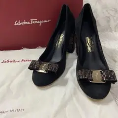 ☆新品☆ SalvatoreFerragamo スタッズ パンプス ヴァラリボン