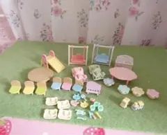 シルバニア　赤ちゃん　子供　保育園　幼稚園　椅子　小物　滑り台　遊具　乗り物