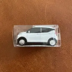 三菱 ホワイト ミニカー　ekクロス 非売品