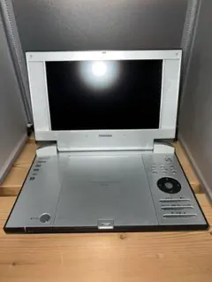 ポータブルDVDプレーヤー