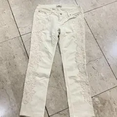 Item thumbnail for item 20c5973e-59c4-4c54-897f-e15235daf8dd