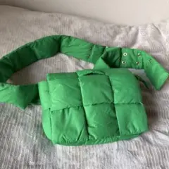グリーン キルティング ボディバッグ