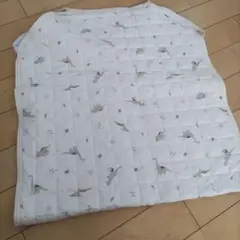 恐竜柄 敷きパッド 58cm x 135cm　コットシーツ