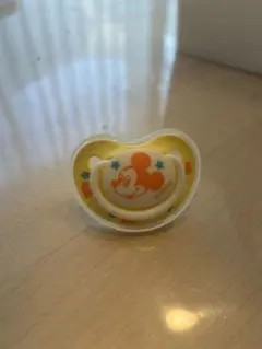 ミッキーマウス おしゃぶりイエロー