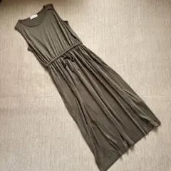 ベイクルーズ　ワンピース　カーキ　プリーツタイプ