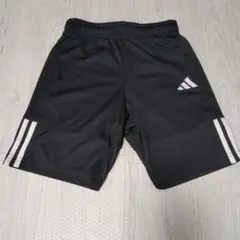 adidas ブラック ハーフパンツ 130cm