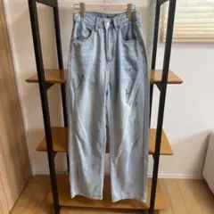 ペイント加工ライトブルーデニムパンツ