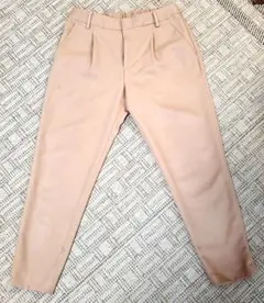 テーパードパンツ　ベージュ