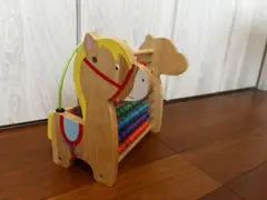 ベビーおもちゃ　木製馬型知育玩具 カラフルビーズ付き
