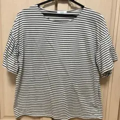 夏物セール⭐︎ワンシーズン着用のみ a.v.vボーダー半袖カットソー　Mサイズ