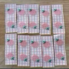 新品　いちご　１０枚　布タグ　折り込みタグ