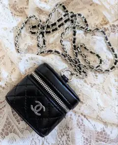CHANEL　ノベルティ　ミニポーチ　キーホルダー　チェーンショルダー付き