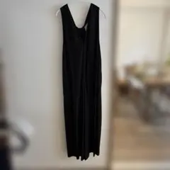 SACRA 黒　後ろリボンサロペット