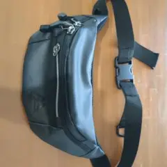 ボディバッグ