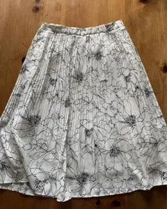 【美品】シンプリティ花柄プリーツスカート白黒キレイめ