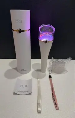 【美品】IZ*ONE オフィシャルペンライト　LIVEグッズ　CD まとめ売り