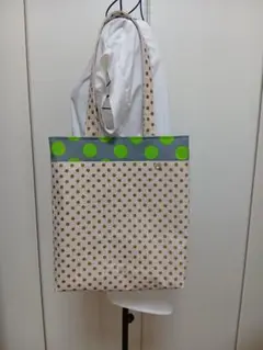 水玉の縦長トートバッグ