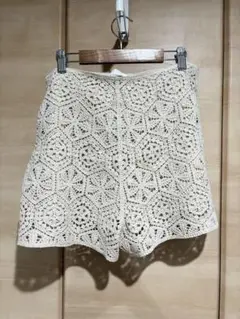 【美品】エイチアンドエム　刺繍ショートパンツ　アイボリー　Mサイズ