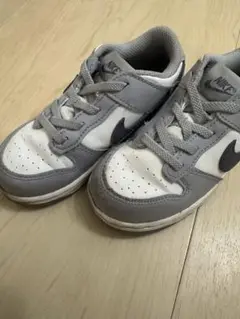 今期　Nike キッズシューズ グレー/ホワイト