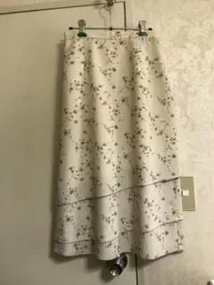 花柄のスカート ベージュ