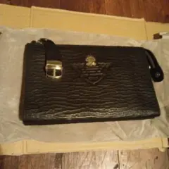 黒型押しレザー クラッチバッグ