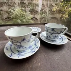 【中古品】有田焼　しん窯青花　コーヒーカップ　花唐草　2脚《まとめ買いお値引有》