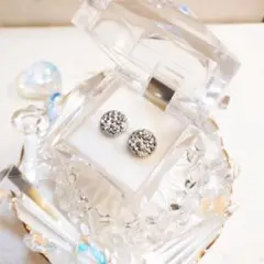 クロムシルバーパヴェピアス　スワロフスキー