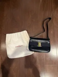 フェラガモ ショルダーバッグ