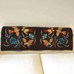 カラフルな鳥と花の刺繍クッションカバー