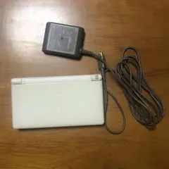 Nintendo DS Lite ホワイト 本体とACアダプター