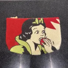 白雪姫デザインのポーチ