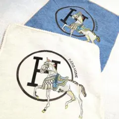 新品 未使用 クッションカバー 馬 刺繍 H ロゴ 正方形 2枚 北欧風 白 青