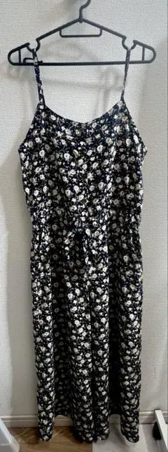 105 花柄　オールインワン　ネイビー　サロペット　Mサイズ