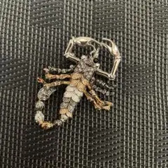 さそり　メンズ　ブローチ