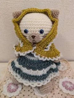 あみぐるみ　からし色頭巾のシャム猫ちゃん