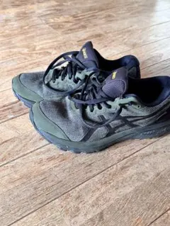 ASICS GORETEX ランニングシューズ