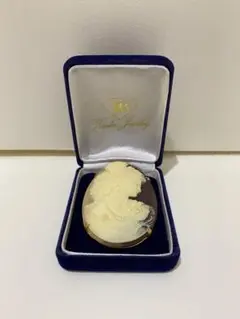 カメオ　ブローチ（ケース付き）