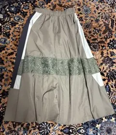 オリーブグリーン パステルグリーン　フレアスカート レース装飾