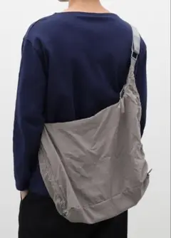 ショルダーバッグ グレー