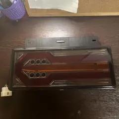 いすゞエルフ　LEDテールランプ