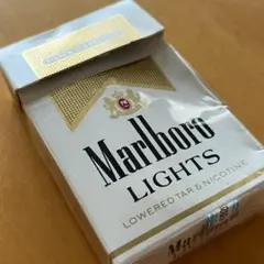 【レトロ】マルボロライト 空箱（タバコは入っていません）