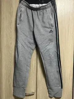 adidas グレー ジョガーパンツ　L