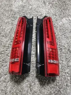 トムス ハイエース テールランプ ライト セット 左割れ有り ホットセール 口コミ テールランプ ハイエース トムス ライト 左