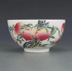 大清乾隆パステル彩九桃紋碗
景徳鎮 陶磁器 装飾品 現代工芸品 美術品 置物